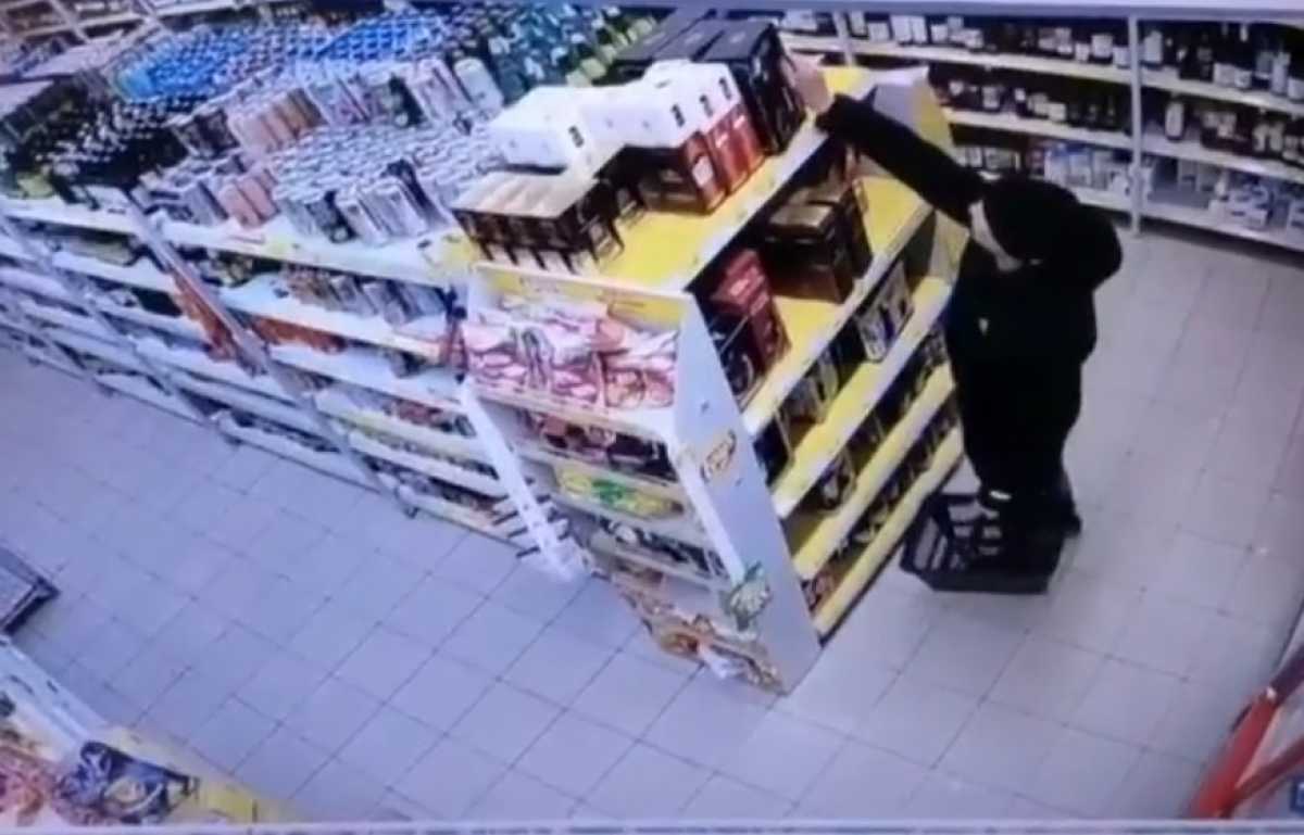 Боровичанин похитил товары стоимостью более 165 тысяч рублей. Боровичанин похитил товары стоимостью более 165 тысяч рублей.