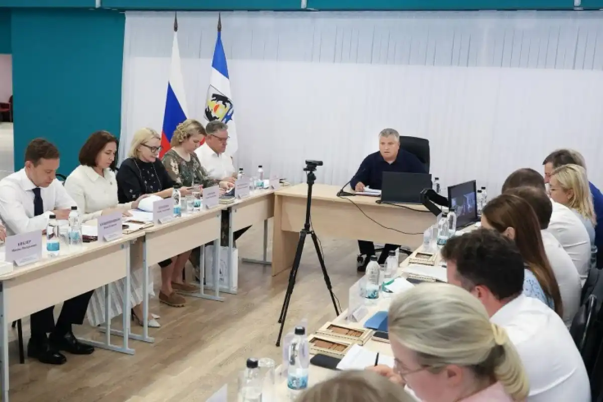 Заседание правительства провёл губернатор Александр Дронов.