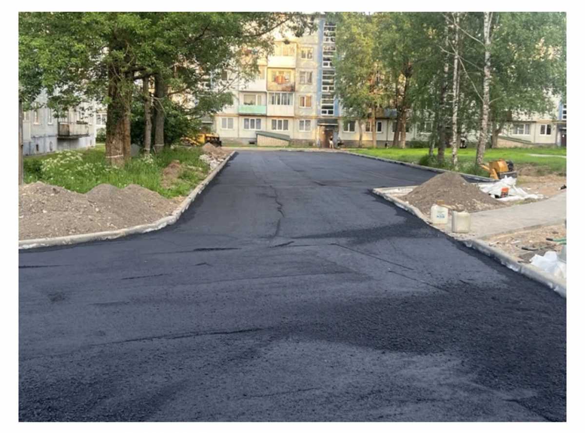 Работы между улицами Труда и Радищева начались в марте. Их ведёт индивидуальный предприниматель.