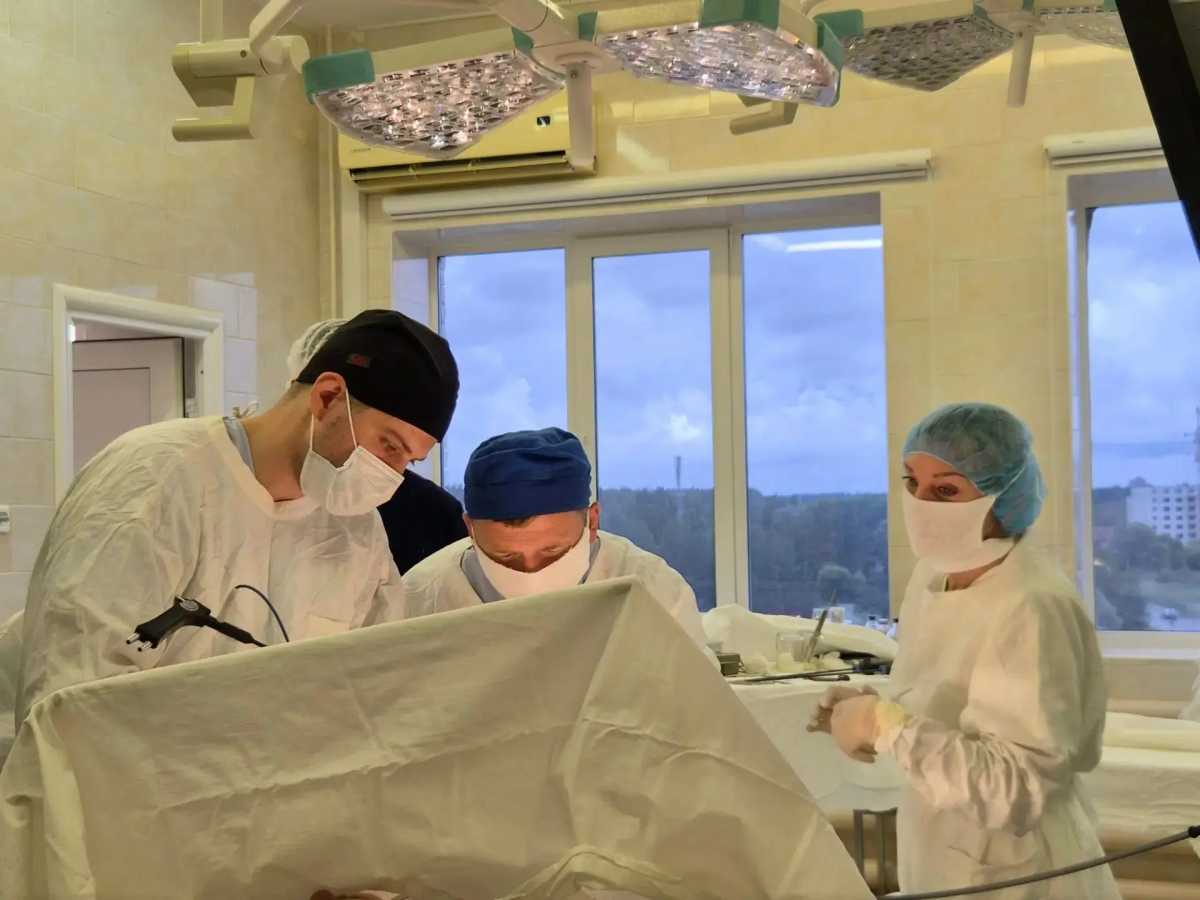 Операция прошла успешно: прооперированный подросток восстанавливается и скоро будет выписан из детской областной больницы. Операция прошла успешно: прооперированный подросток восстанавливается и скоро будет выписан из детской областной больницы.