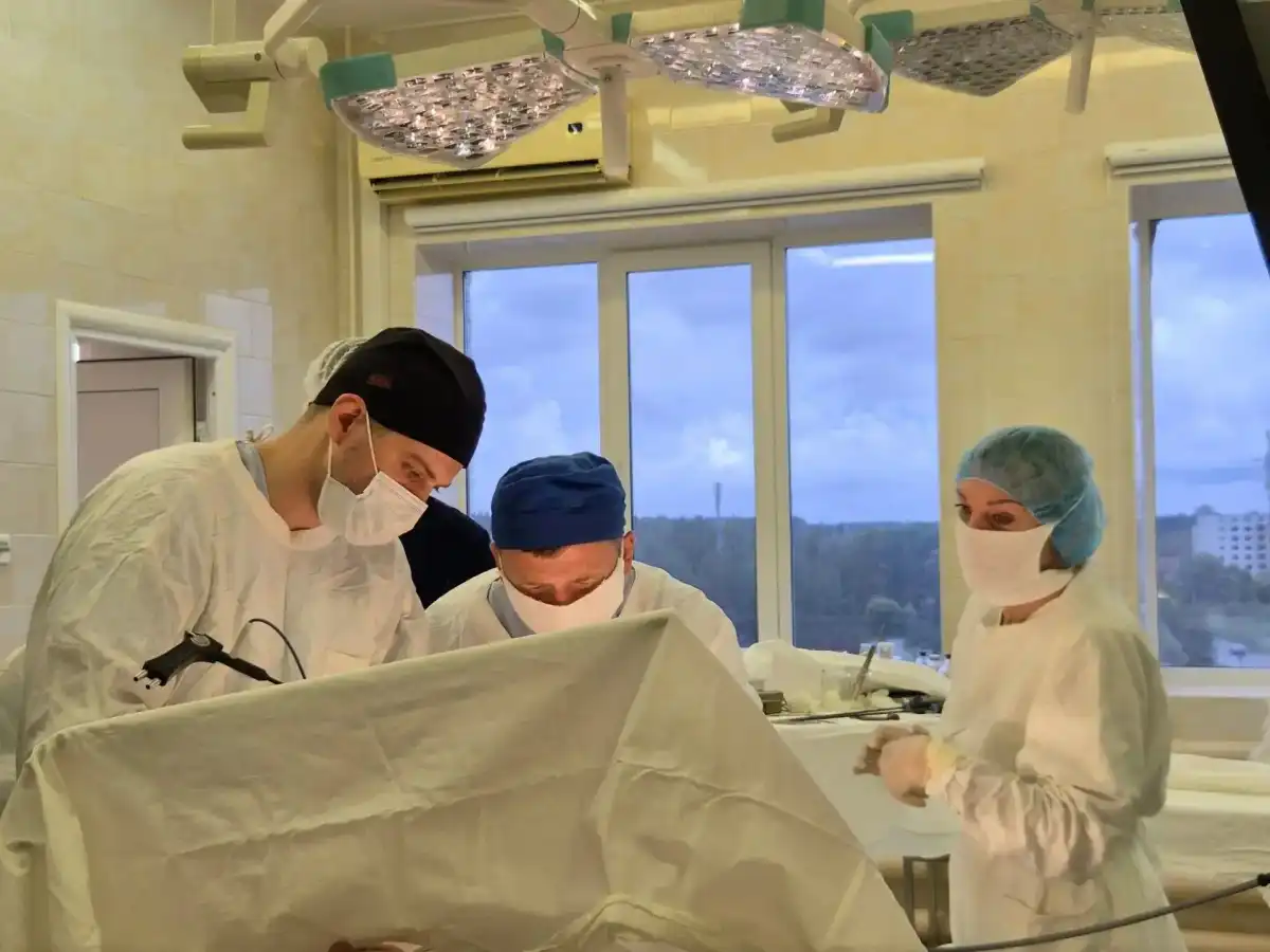 Операция прошла успешно: прооперированный подросток восстанавливается и скоро будет выписан из детской областной больницы.
