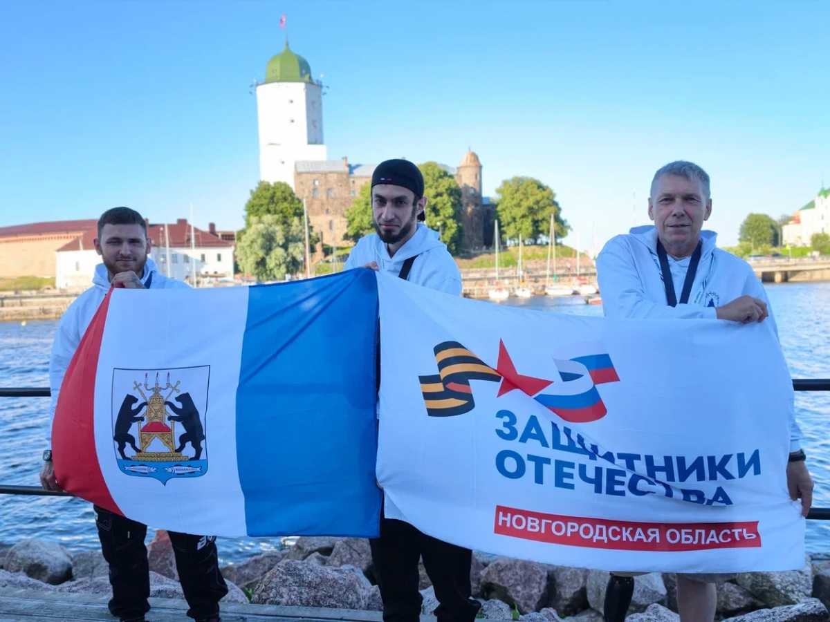 Новгородскую область на состязаниях представили Эркент Дмитриев из Боровичей, Даниил Красненьков и Вячеслав Хаев из областного центра. Новгородскую область на состязаниях представили Эркент Дмитриев из Боровичей, Даниил Красненьков и Вячеслав Хаев из областного центра.