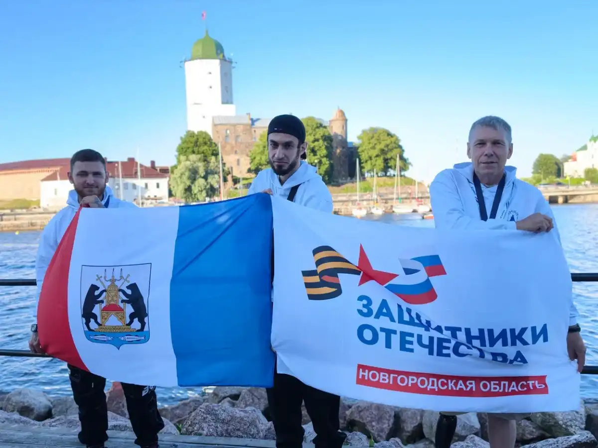 Новгородскую область на состязаниях представили Эркент Дмитриев из Боровичей, Даниил Красненьков и Вячеслав Хаев из областного центра.