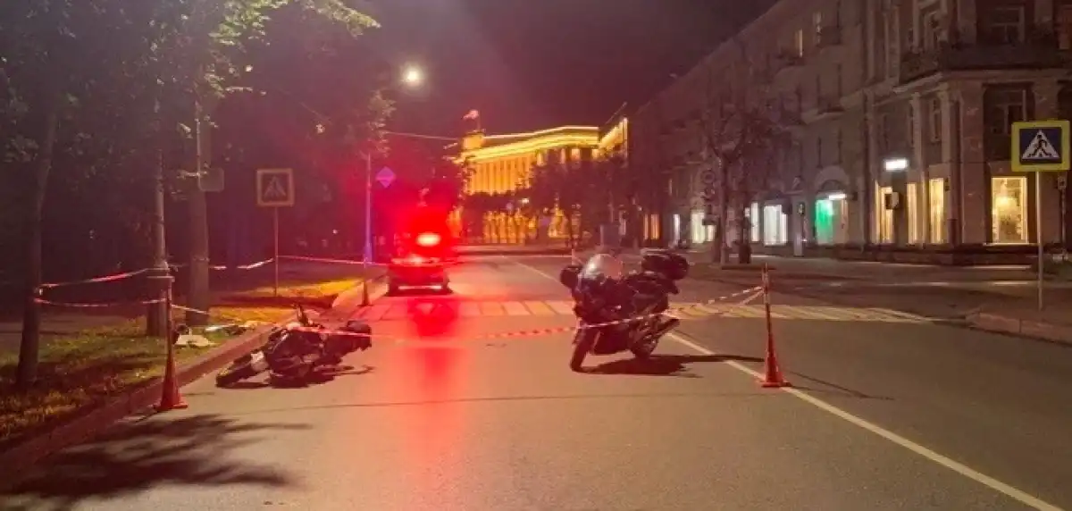 В результате ДТП водитель CFMOTO и несовершеннолетний пешеход, 15-летняя девушка с различными травмами бригадой скорой медицинской помощи доставлены в медицинские учреждения.