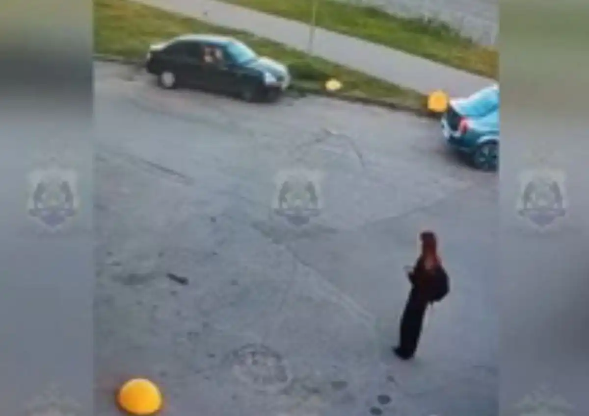 Полученные от новгородки деньги девушка передала соучастникам в Ленинградской области.