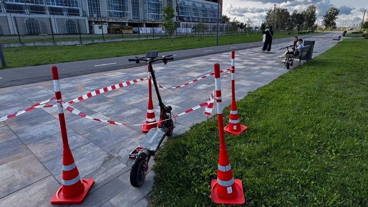 Юного электросамокатчика доставили в Областную детскую клиническую больницу. Юного электросамокатчика доставили в Областную детскую клиническую больницу.