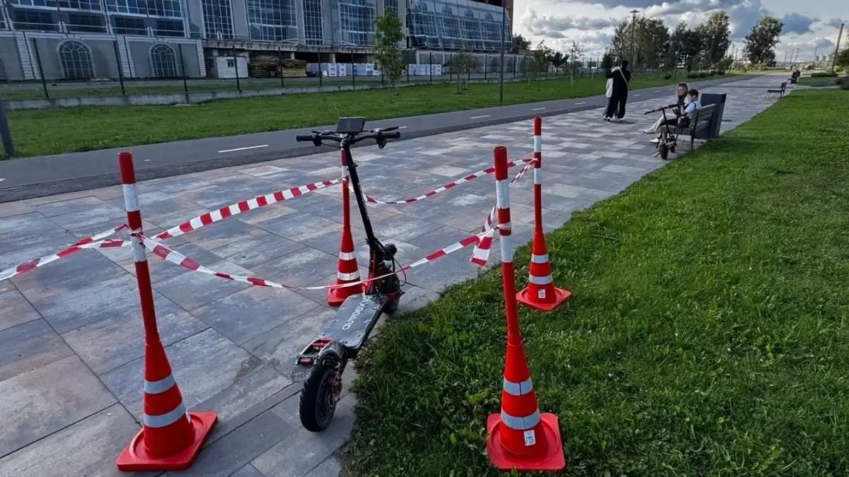 Юного электросамокатчика доставили в Областную детскую клиническую больницу.