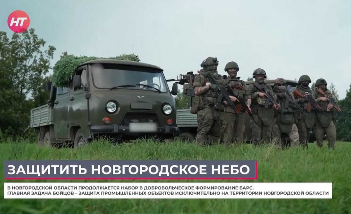 Всех добровольцев обучают работе со спецтехникой.