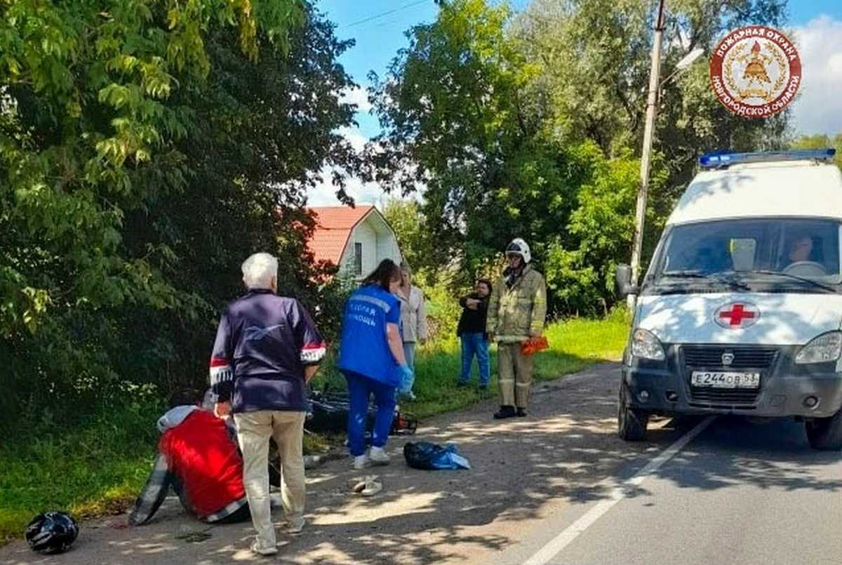 Медицинская помощь потребовалась пассажирке мопеда. Медицинская помощь потребовалась пассажирке мопеда.