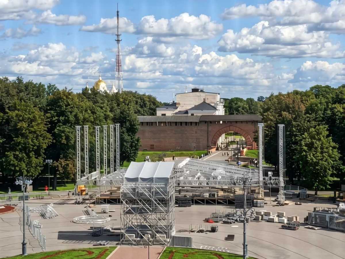 Главная фестивальная сцена разместится на площади Победы-Софийской.