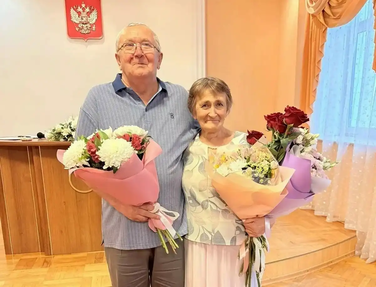 Сапфировую свадьбу Васильевы отметили в кругу родных и близких.