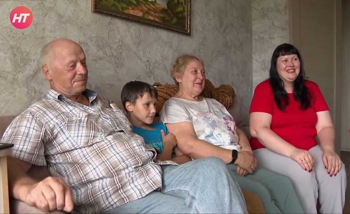 Сорокины, Рогачёвы мечтают отправиться в семейное путешествие на Камчатку. Сорокины, Рогачёвы мечтают отправиться в семейное путешествие на Камчатку.