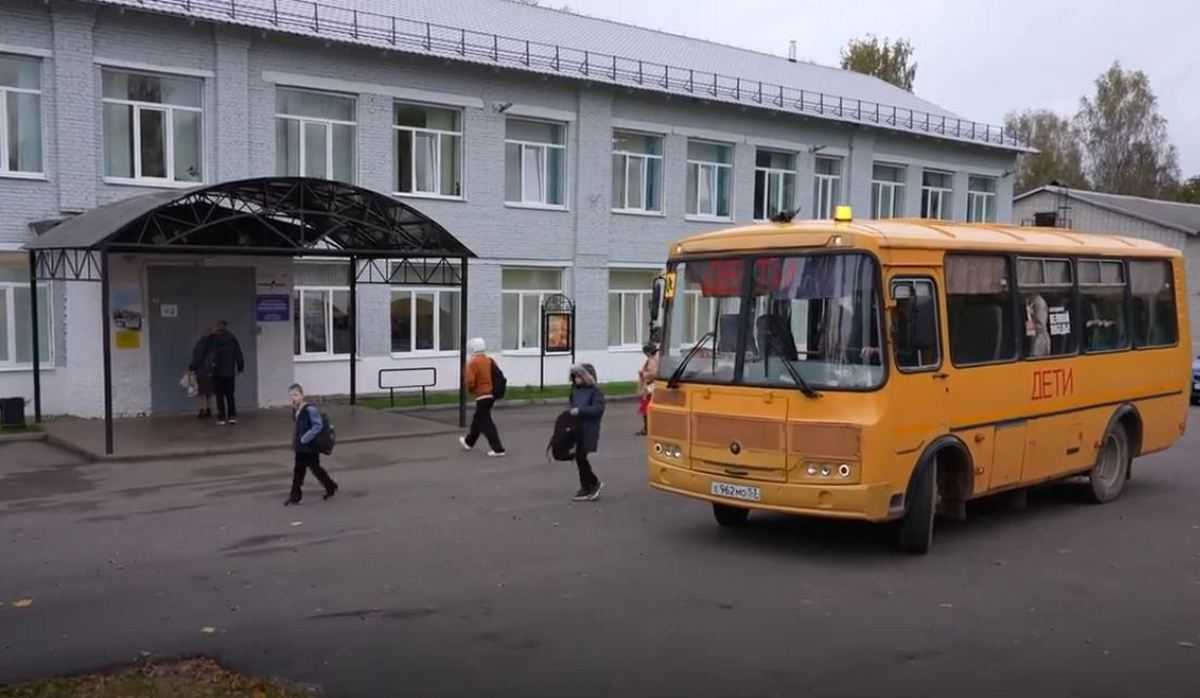 В новом учебном году школьные автобусы будут перевозить более 4 тысяч детей.