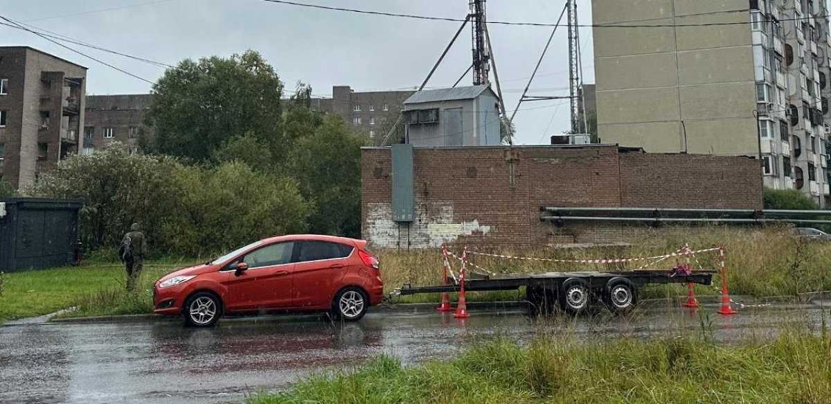 Водитель электросамоката доставлен в больницу.
