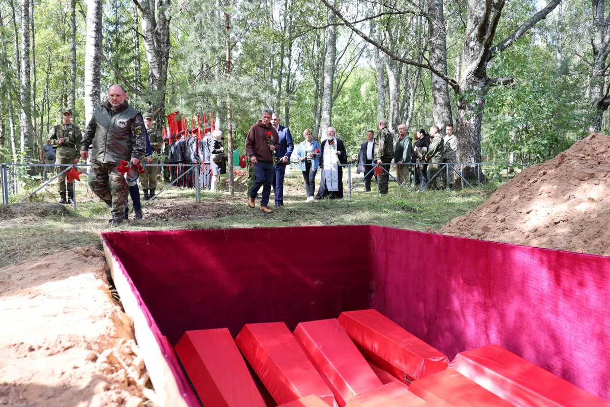 Мероприятие прошло в рамках межрегиональной военно-исторической поисково-мемориальной экспедиции «Дорогой героев Волховского фронта», организованной поисковым движением «Долина» памяти Н.И. Орлова.