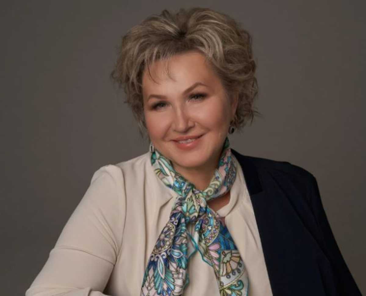 Елена Писарева награждена за вклад в развитие парламентаризма и активную законотворческую деятельность.