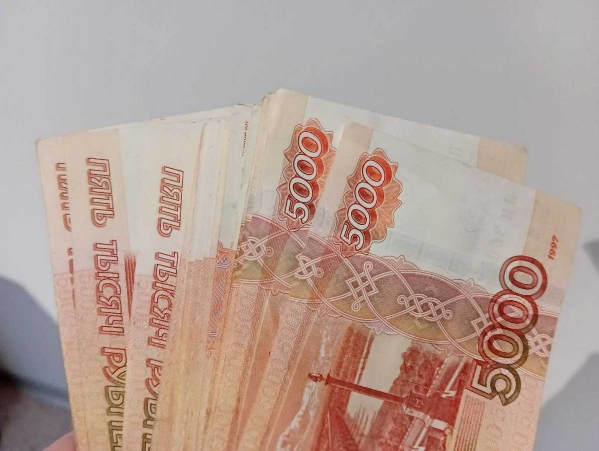 Получать доплату пенсионер может не более чем на троих иждивенцев. Получать доплату пенсионер может не более чем на троих иждивенцев.