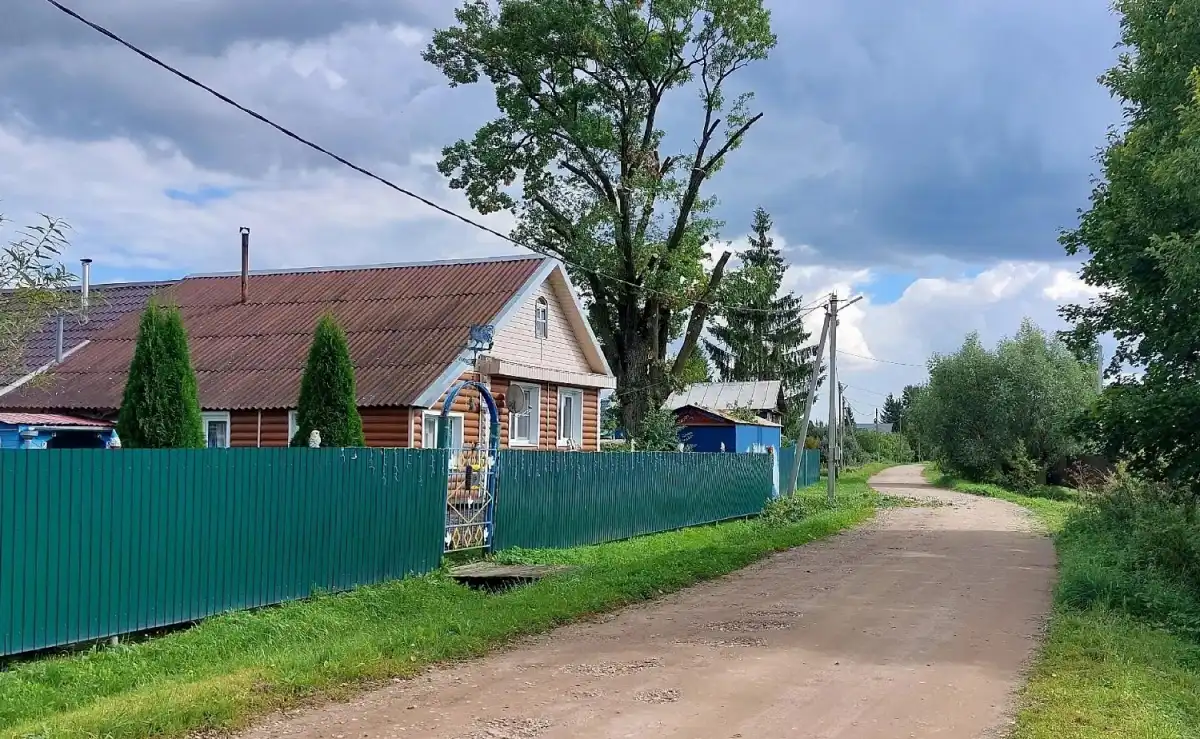 Строительство сети предусматривает переходы через автомобильную дорогу.