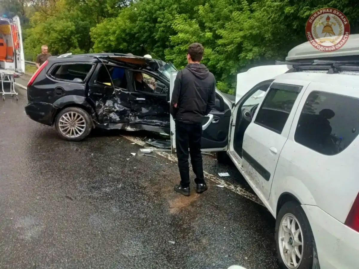 Всех пострадавших передали бригаде скорой медицинской помощи.