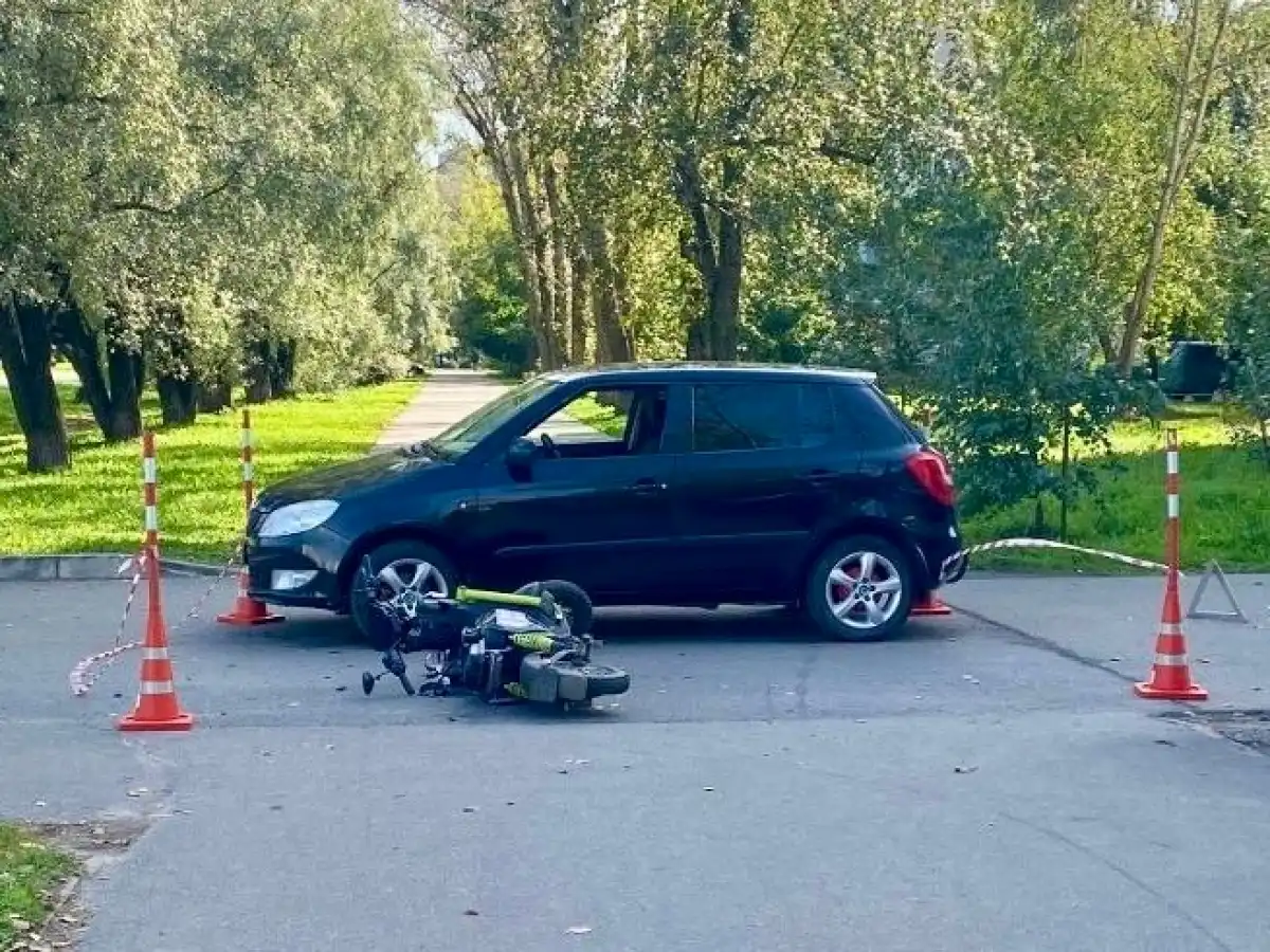 ДТП случилось в 08:50 в Великом Новгороде на проспекте А. Корсунова.