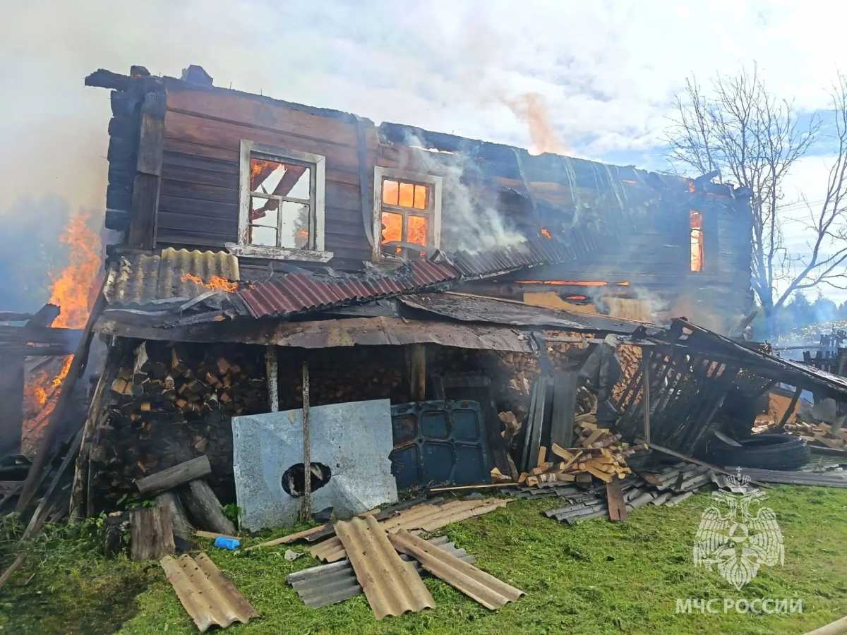 Причину пожара устанавливают органы дознания. Причину пожара устанавливают органы дознания.