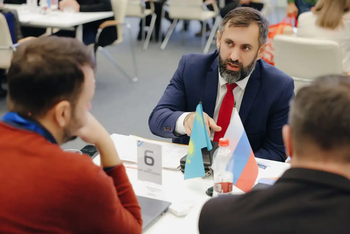 В 2026 году Новгородский центр поддержки экспорта провёл видеоконференции для бизнеса с Торговыми представительствами России в Китае, Саудовской Аравии, Турции, Белоруссии и Алжире.