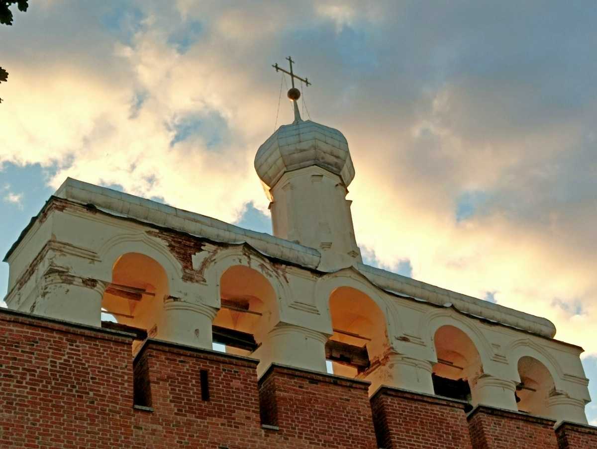 В ближайшие годы планируют отреставрировать звонницу Софийского собора.