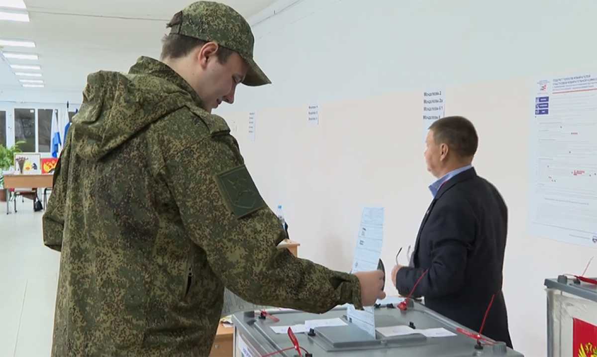 Участник СВО проголосовал на выборах в Новгородской области