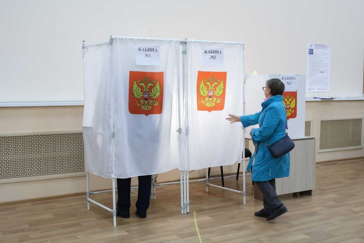 В 20:00 избирательные участки в регионе закроются, члены избирательных комиссий приступят к подсчёту голосов.