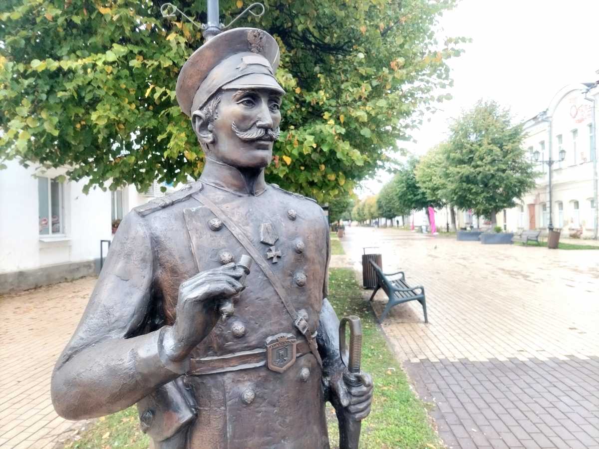 Благодаря юго-восточному ветру в регионе будет стоять более тёплая, чем обычно в это время, погода. Благодаря юго-восточному ветру в регионе будет стоять более тёплая, чем обычно в это время, погода.