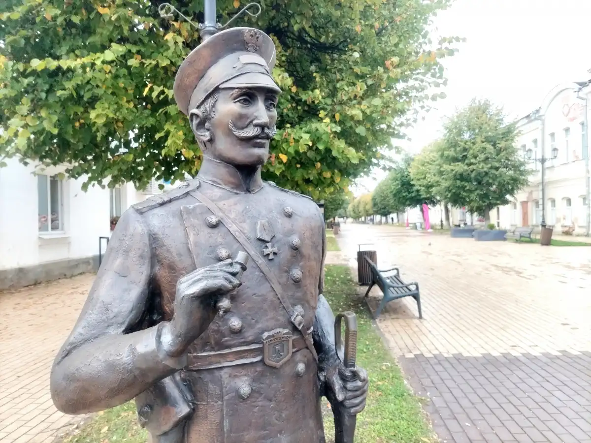 Благодаря юго-восточному ветру в регионе будет стоять более тёплая, чем обычно в это время, погода.