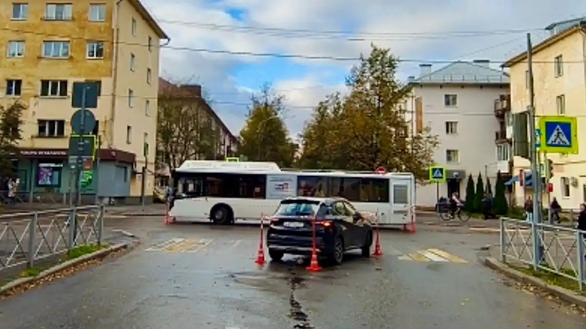 В аварии пострадала женщина-кондуктор.
