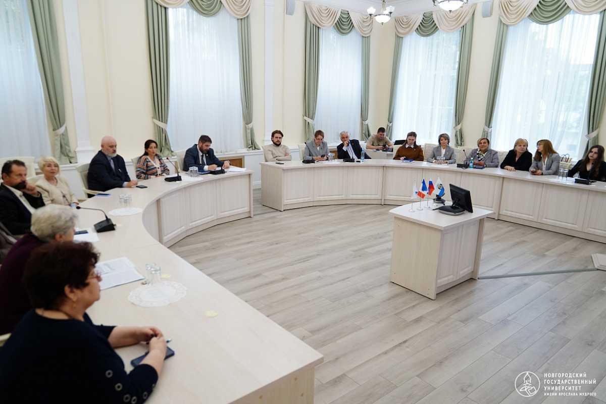 В Антонове прошел юбилейный круглый стол, объединивший несколько поколений ученых и практиков.