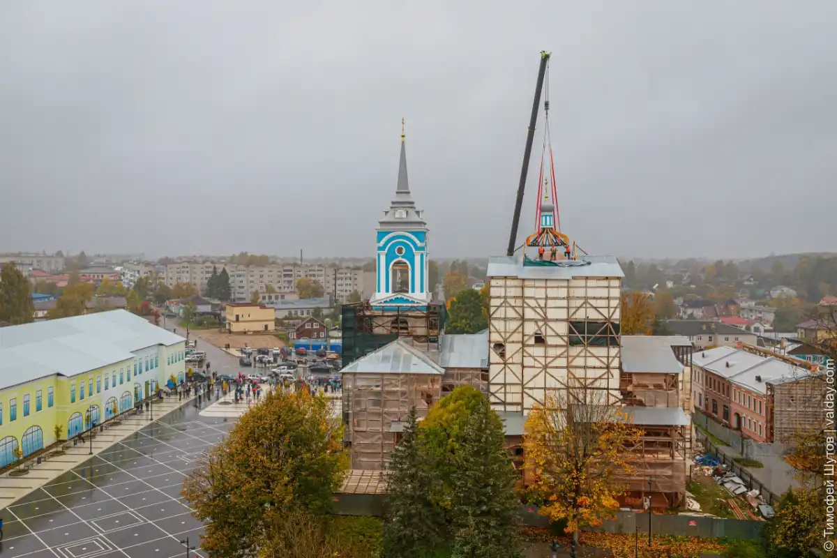 Реставрационные работы на этом историческом объекте выполняет компания «Вертикаль».