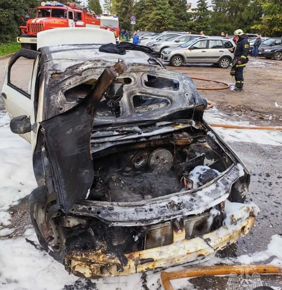 В 15:57 пожар потушили. В 15:57 пожар потушили.