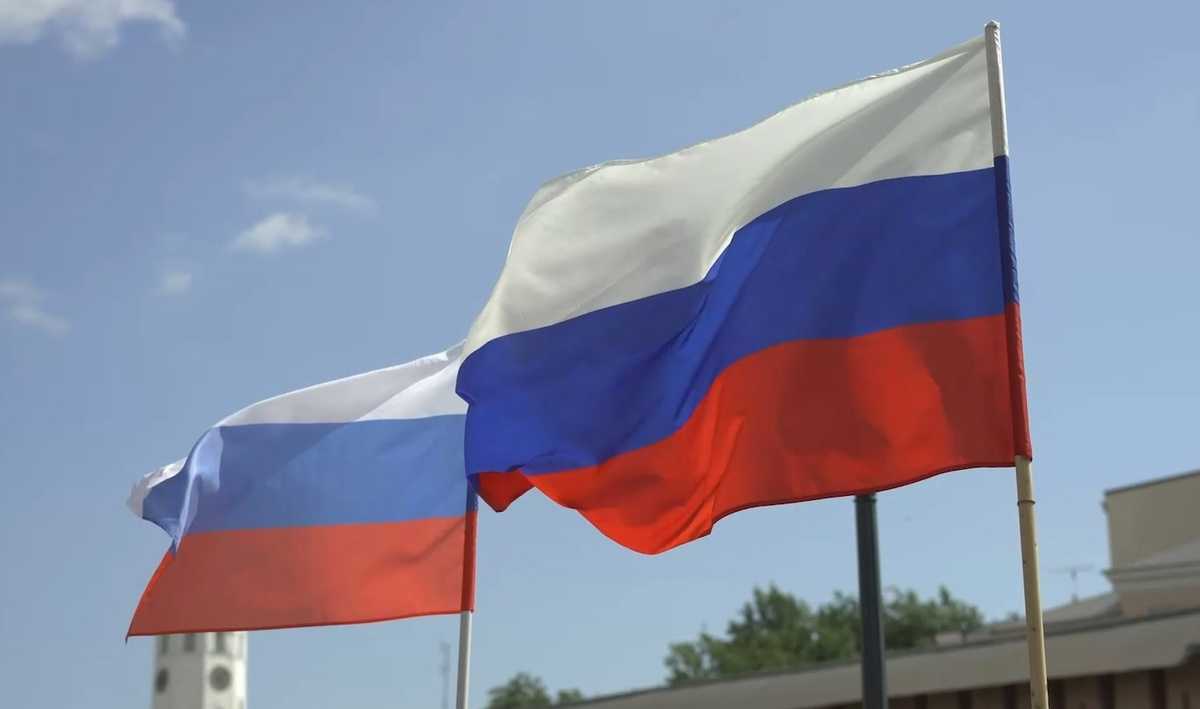 Новгородская область оказывает шефскую помощь Васильевскому району Запорожской области.