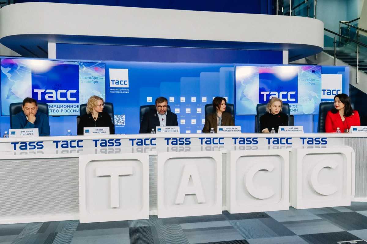 На пресс-конференции говорили о том, почему Достоевский остается актуальным, как современный театр переосмысляет его творчество и зачем ставить его произведения сегодня. На пресс-конференции говорили о том, почему Достоевский остается актуальным, как современный театр переосмысляет его творчество и зачем ставить его произведения сегодня.