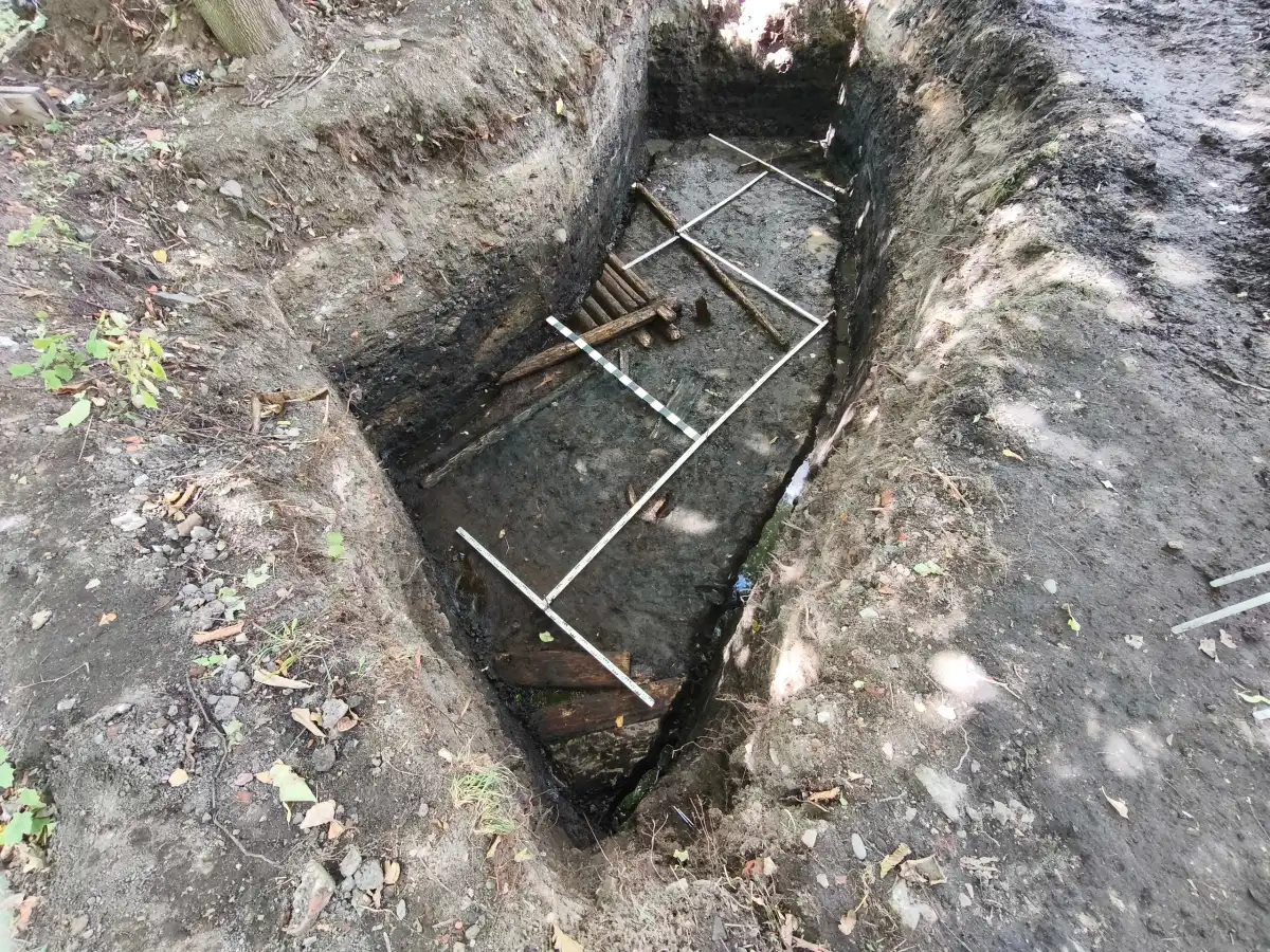 Новгородская археологическая экспедиция планирует вернуться к поискам Готского двора в полевом сезоне 2027 года. Новгородская археологическая экспедиция планирует вернуться к поискам Готского двора в полевом сезоне 2027 года.
