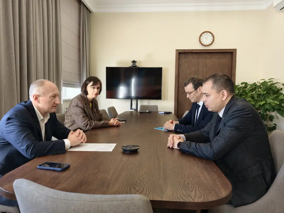 Максим Полетаев отметил, что МИД готов помогать Новгородской области и выстраивать диалог исходя из интересов и потребностей региона. Максим Полетаев отметил, что МИД готов помогать Новгородской области и выстраивать диалог исходя из интересов и потребностей региона.