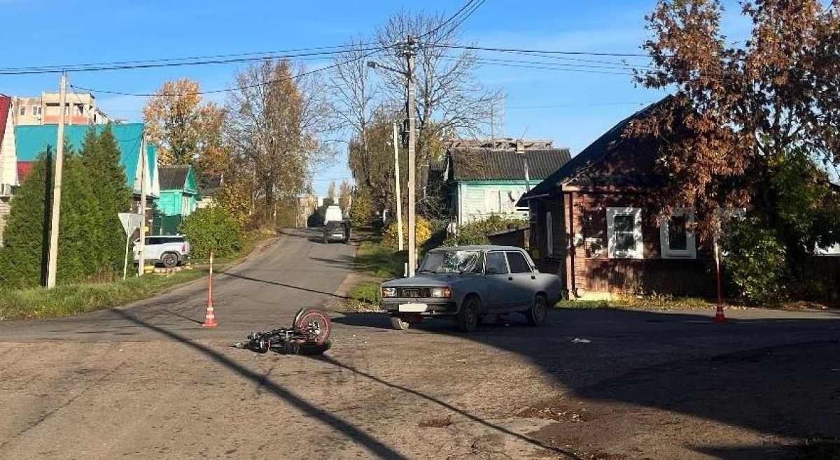 Пострадавшего водителя электровелосипеда доставили в Валдайский многопрофильный медицинский центр.