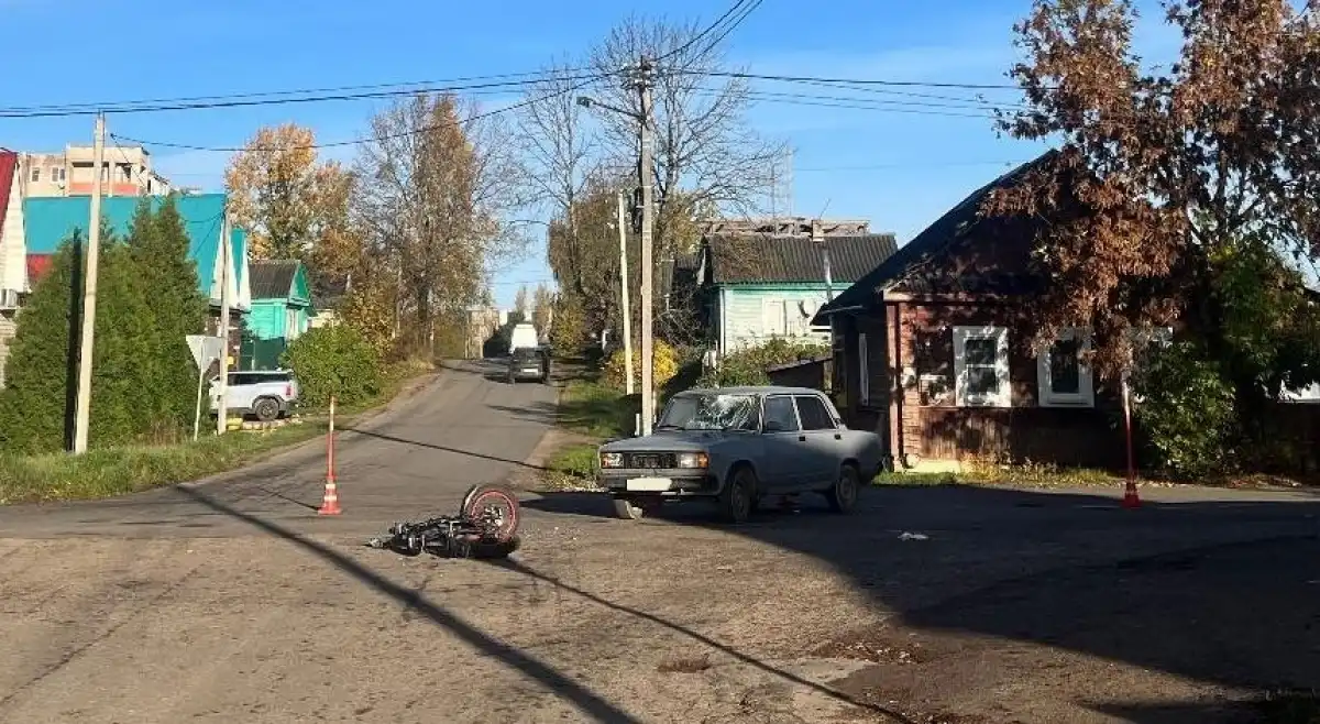 Пострадавшего водителя электровелосипеда доставили в Валдайский многопрофильный медицинский центр.