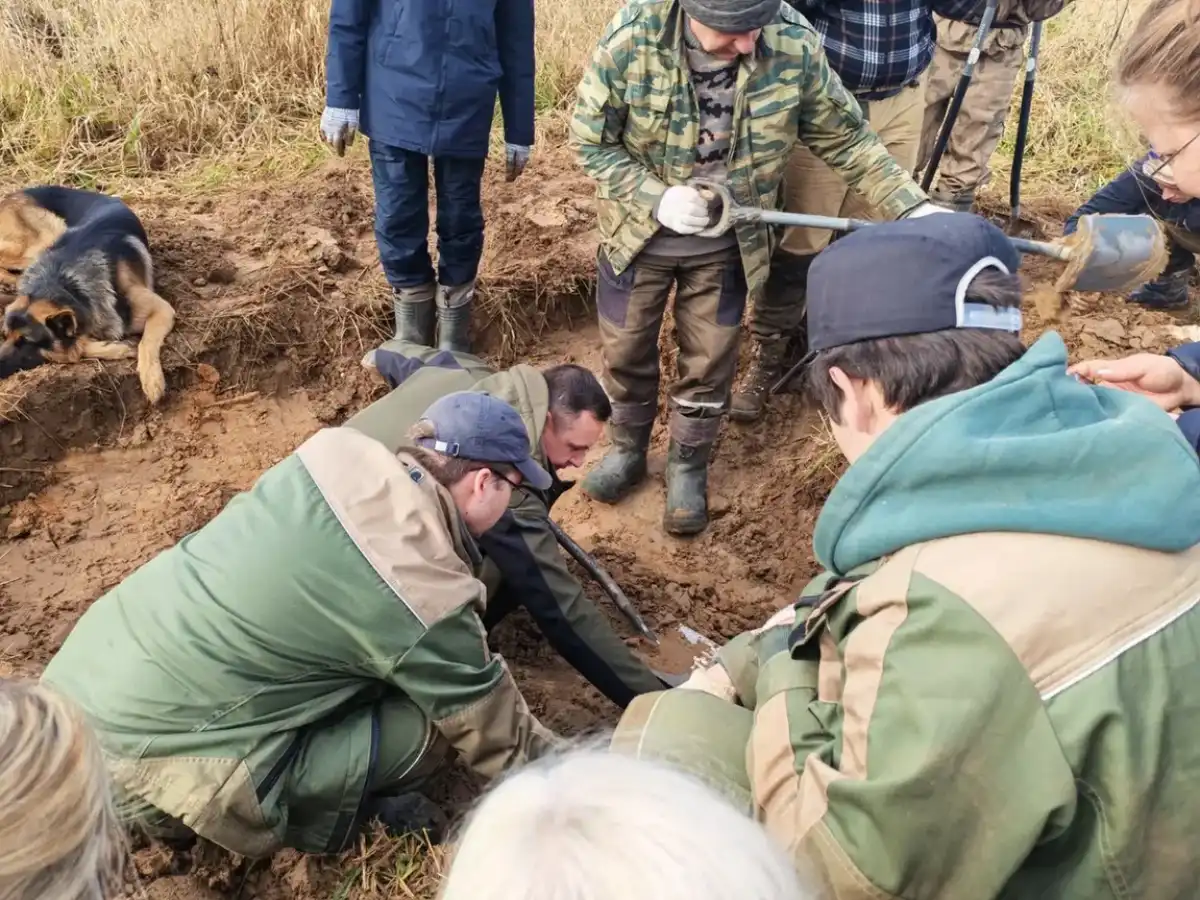 Министр поблагодарил поисковиков, педагогов и ребят за внимание и уважение к памяти о войне. Министр поблагодарил поисковиков, педагогов и ребят за внимание и уважение к памяти о войне.