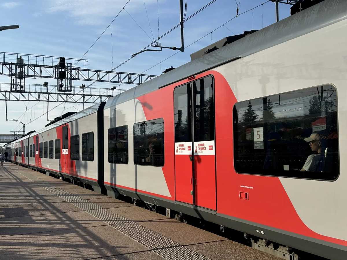 Остановку в Торфяном электрички будут делать начиная с 25 октября.
