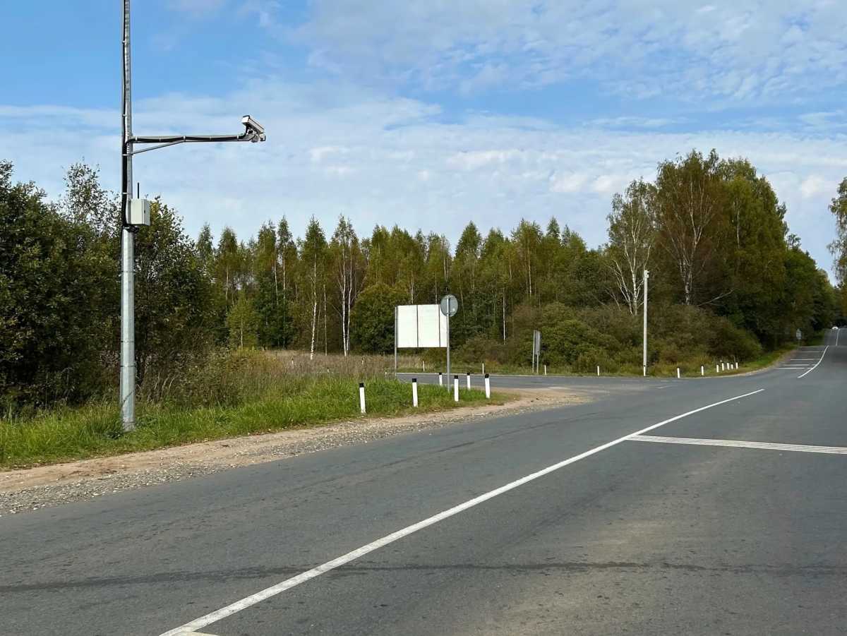 Чтобы снизить аварийность на дорогах области, минтранс планирует устанавливать камеры на аварийно опасных перекрёстках. Чтобы снизить аварийность на дорогах области, минтранс планирует устанавливать камеры на аварийно опасных перекрёстках.