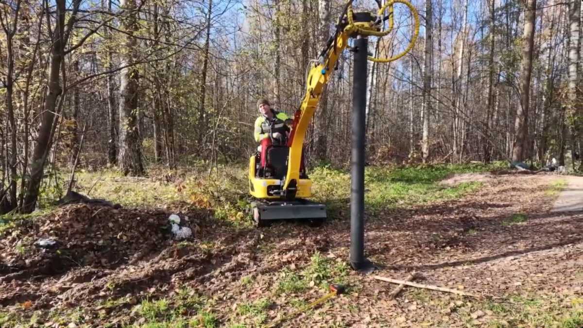 Первый этап строительства ограждения планируют завершить до конца октября.
