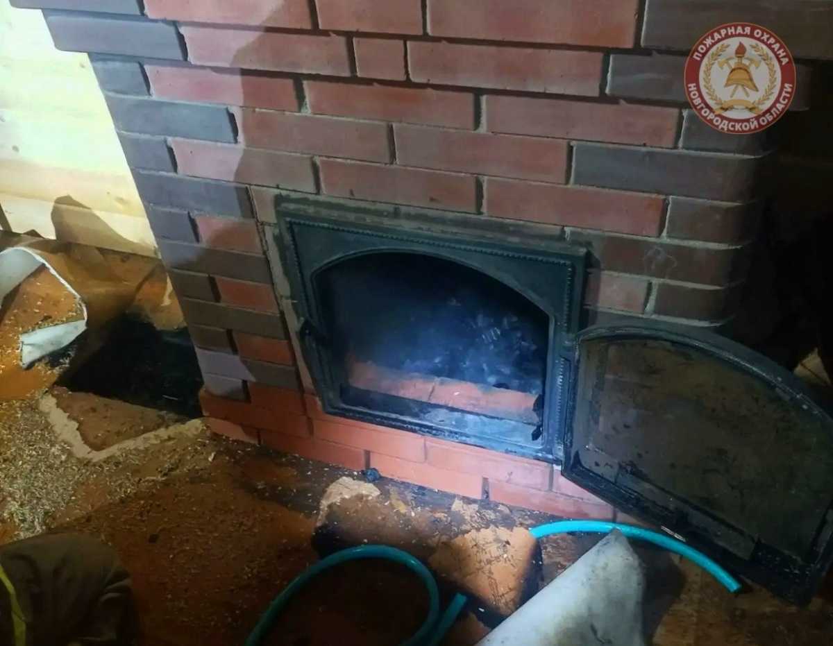 В Кабоже в жилом доме горел пол на кухне под печью.