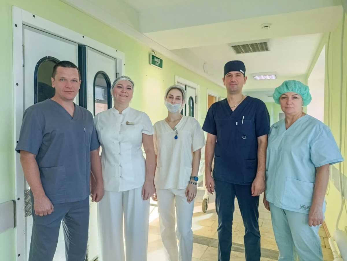 Новгородские врачи перенимали опыт по использованию техники в ведущих клиниках Санкт-Петербурга и Москвы. Новгородские врачи перенимали опыт по использованию техники в ведущих клиниках Санкт-Петербурга и Москвы.