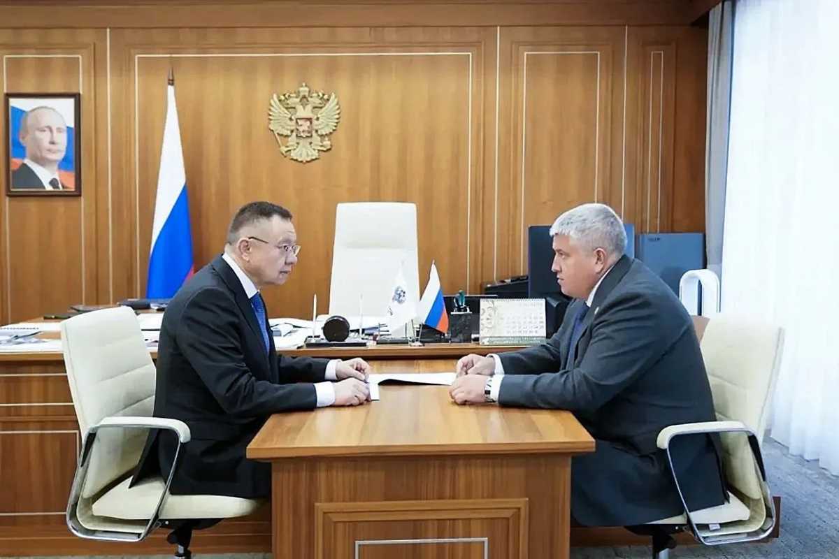 Ирек Файзуллин и Александр Дронов провели рабочую встречу в Москве.