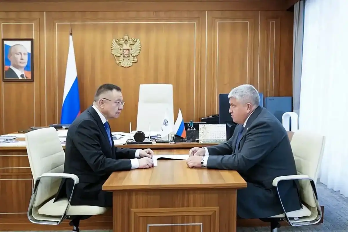 Ирек Файзуллин и Александр Дронов провели рабочую встречу в Москве.