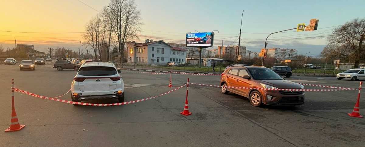 В результате ДТП 45-летний водитель «Киа» с телесными повреждениями осмотрен бригадой скорой медицинской помощи на месте происшествия. В результате ДТП 45-летний водитель «Киа» с телесными повреждениями осмотрен бригадой скорой медицинской помощи на месте происшествия.